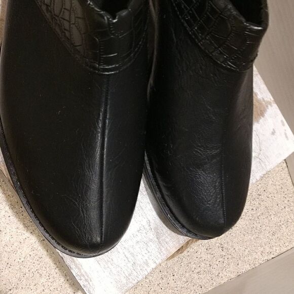 👍 Black Mules Size 11 Wide.    A3 - Picture 2 of 5